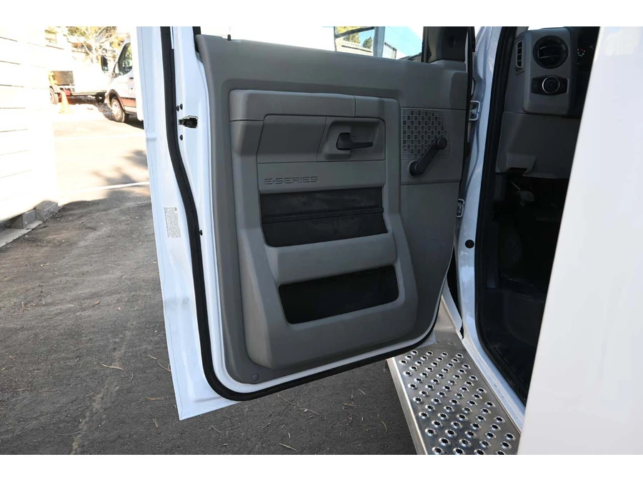 2026 Ford Super Duty 5th Gen - Image 27 of 31