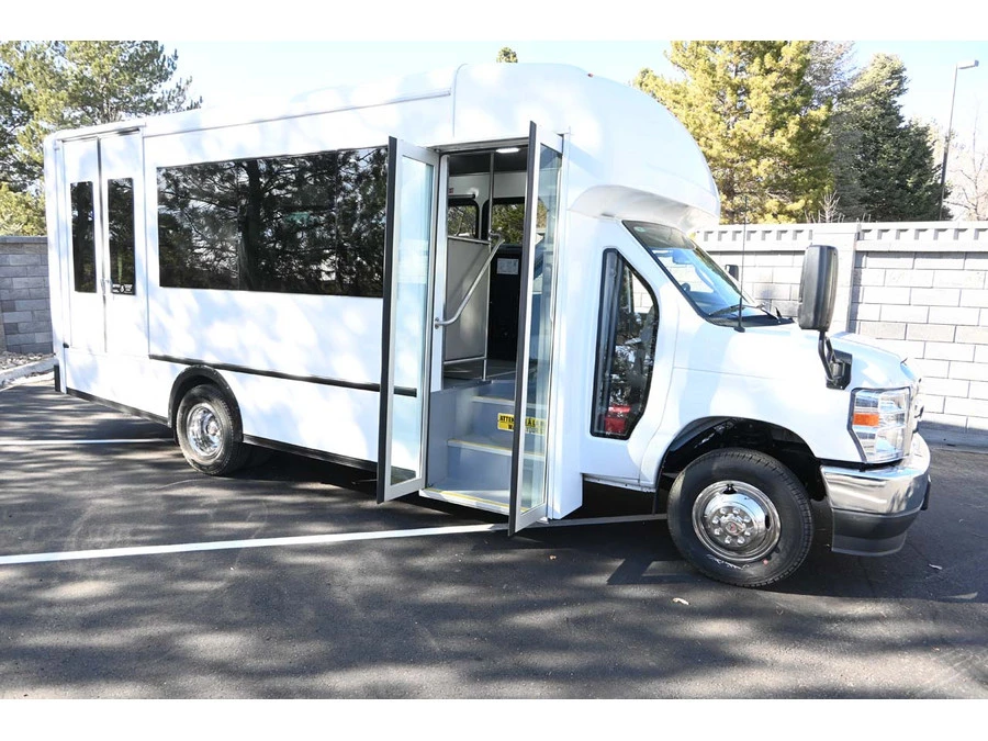 2026 Ford Super Duty 5th Gen - Image 15 of 31