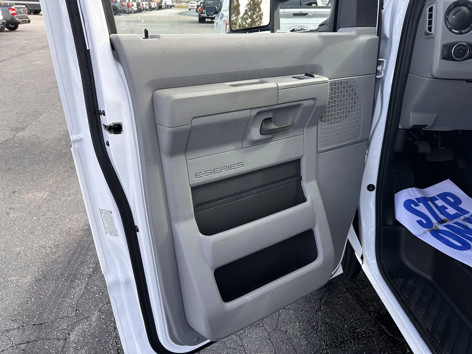 2026 Ford Super Duty 5th Gen - Image 7 of 23