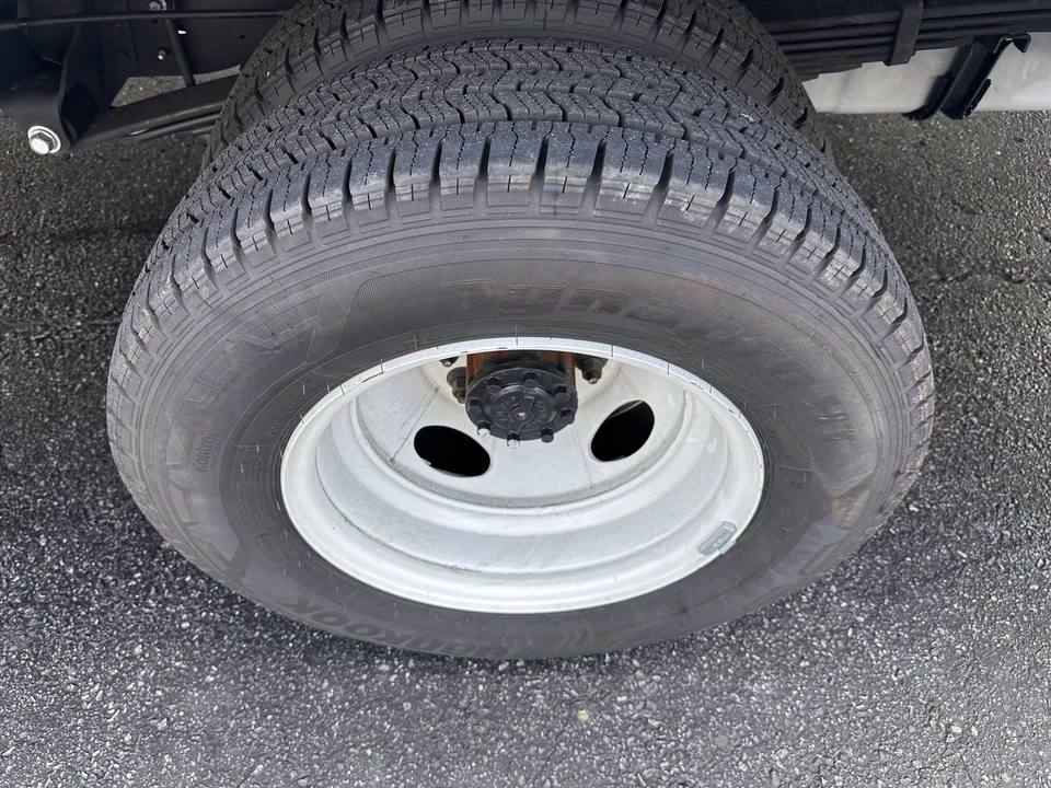 2026 Ford Econoline Van - Image 22 of 23