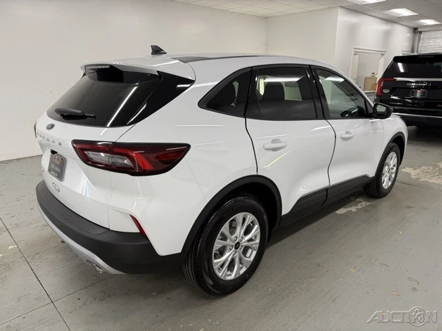 2026 Ford Escape - Image 5 of 12