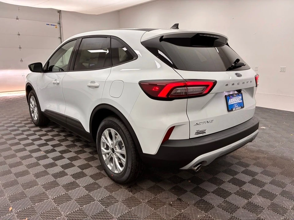 2026 Ford Escape - Image 10 of 12