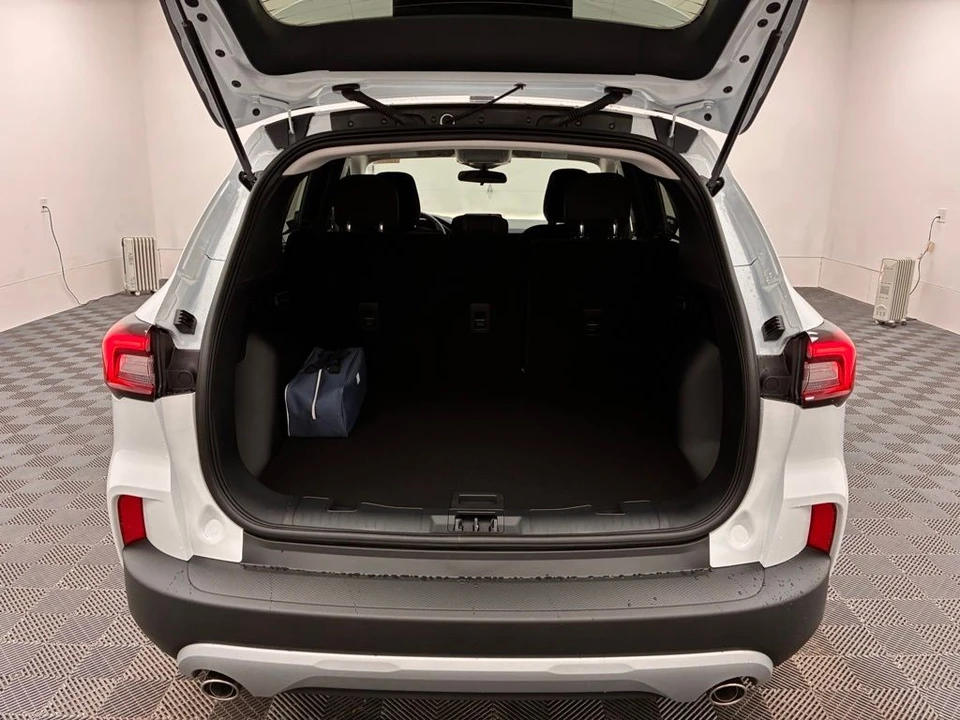 2026 Ford Escape - Image 9 of 12