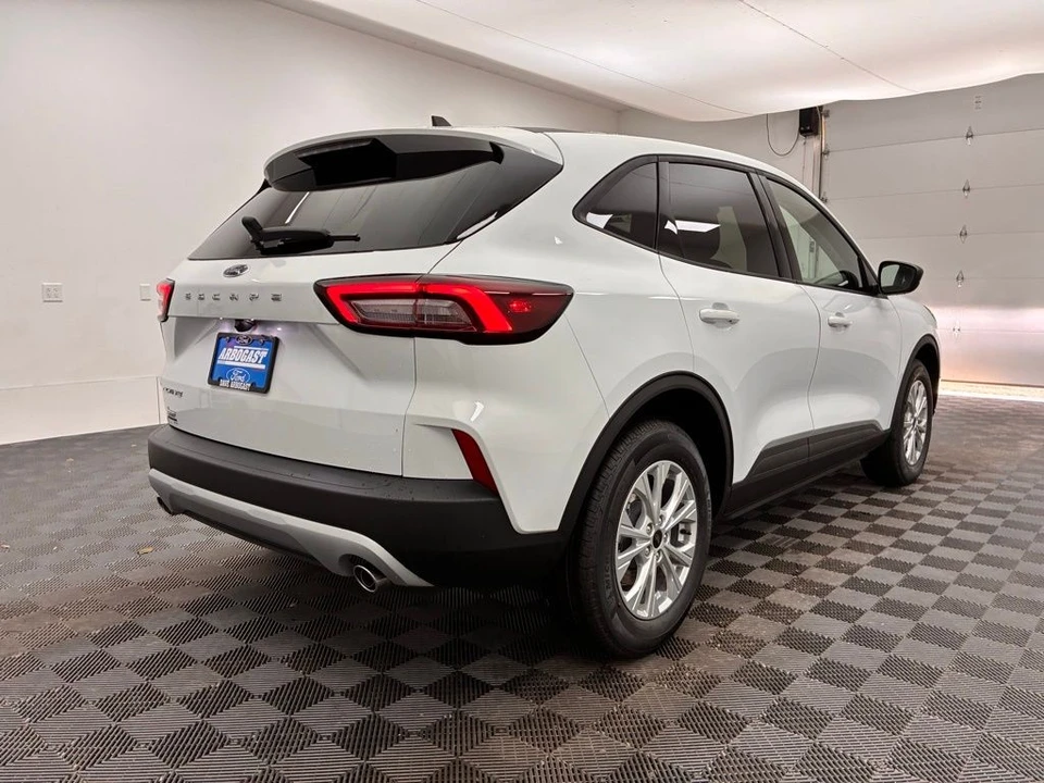 2026 Ford Escape - Image 7 of 12