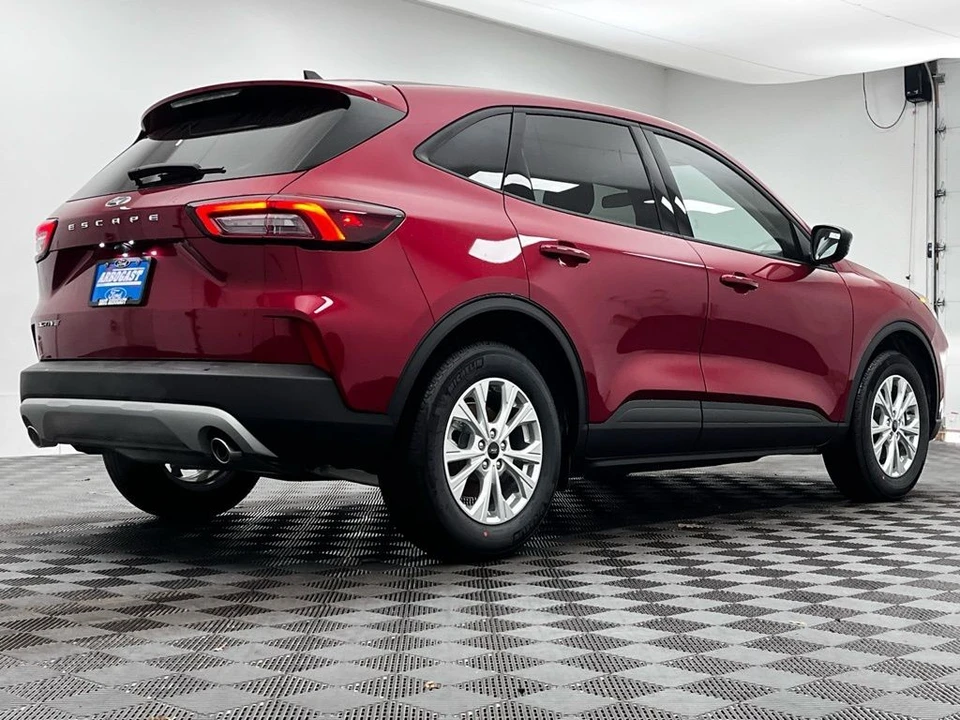 2026 Ford Escape - Image 9 of 12