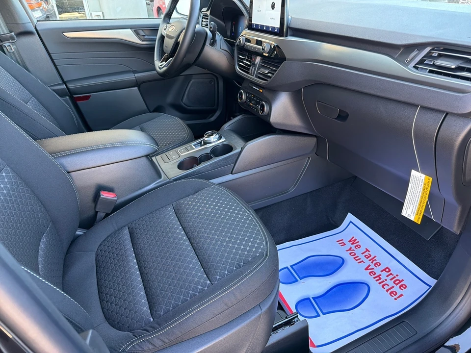 2026 Ford Escape - Image 19 of 21