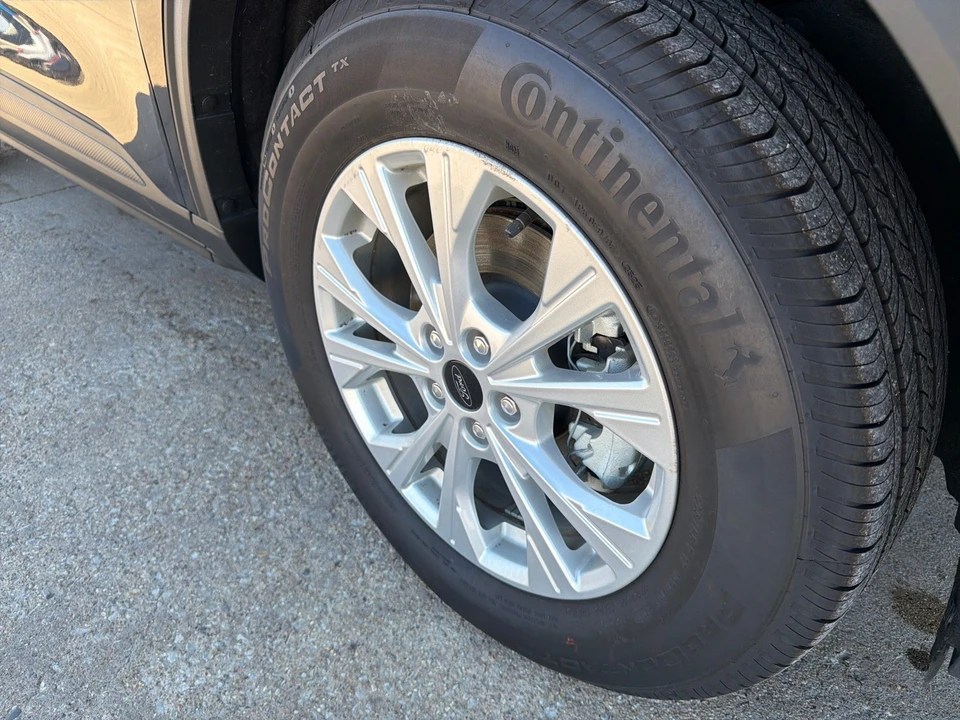 2026 Ford Escape - Image 4 of 21
