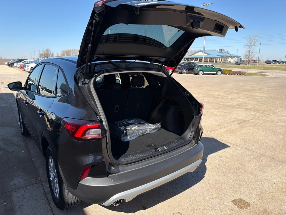 2026 Ford Escape - Image 15 of 21