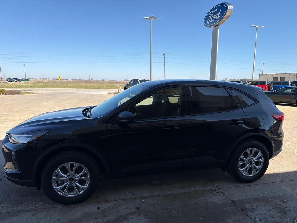 2026 Ford Escape - Image 9 of 21