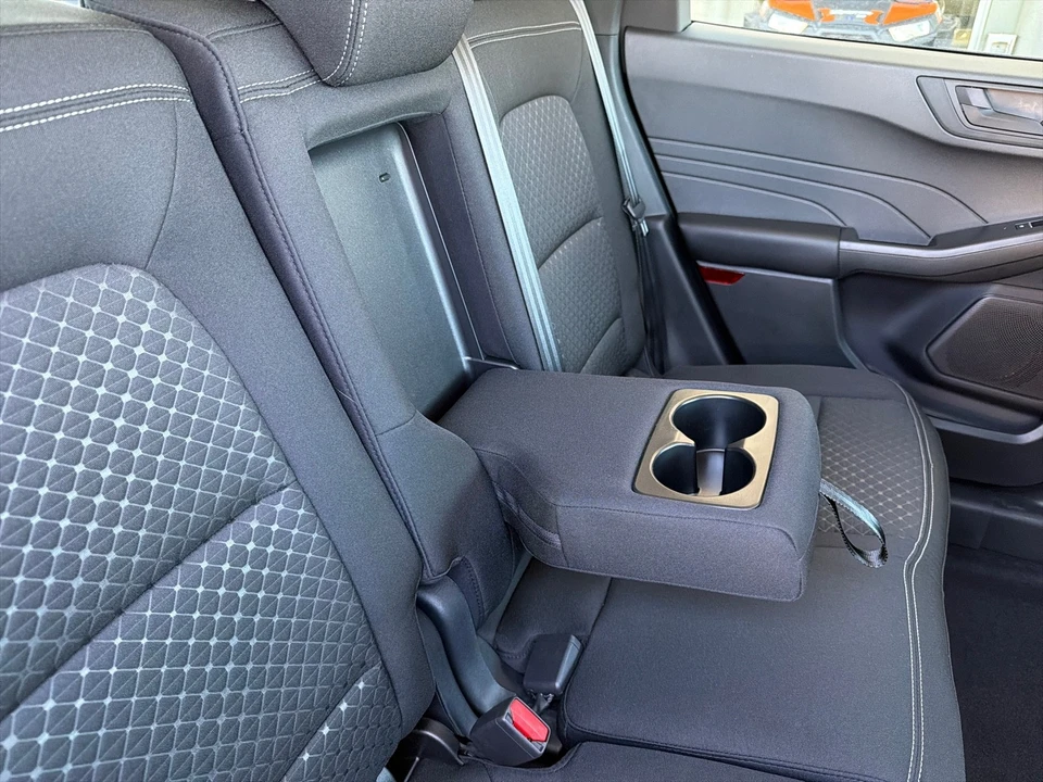 2026 Ford Escape - Image 18 of 21