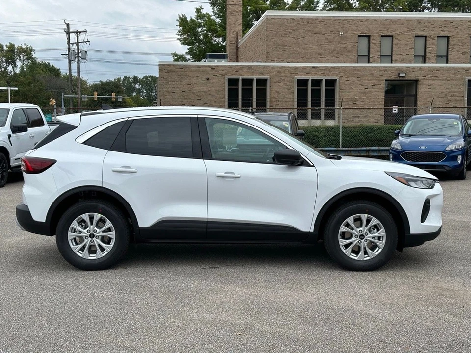 2026 Ford Escape - Image 7 of 24