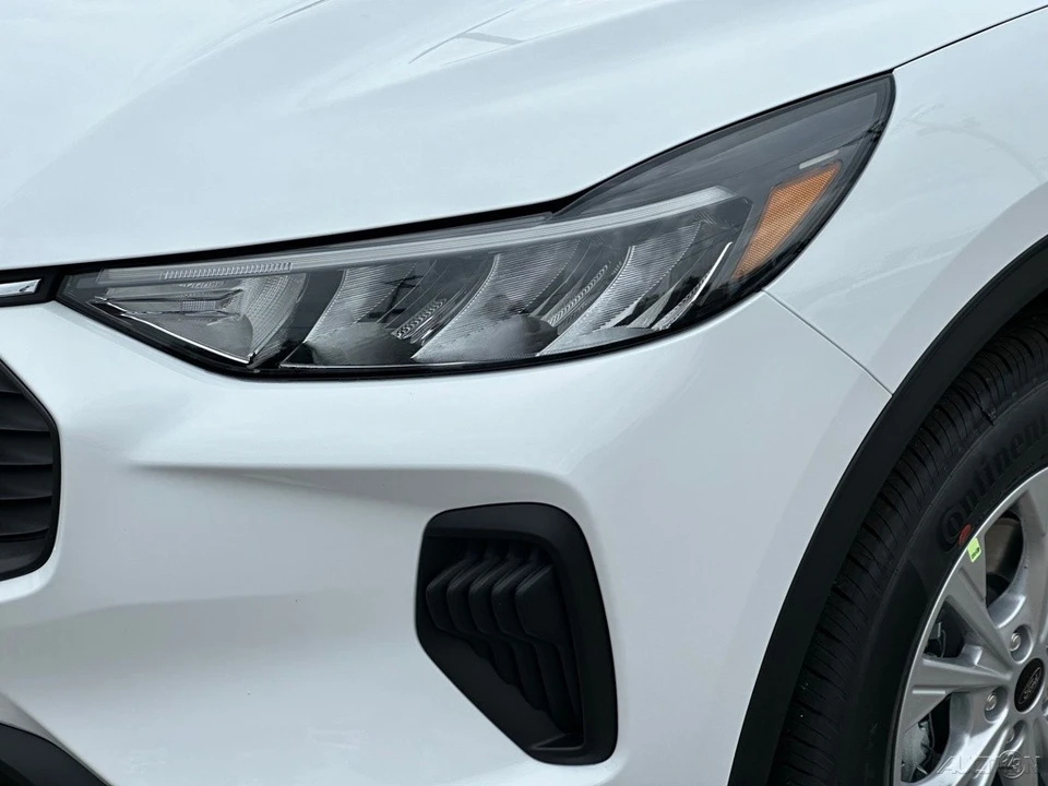 2026 Ford Escape - Image 11 of 24