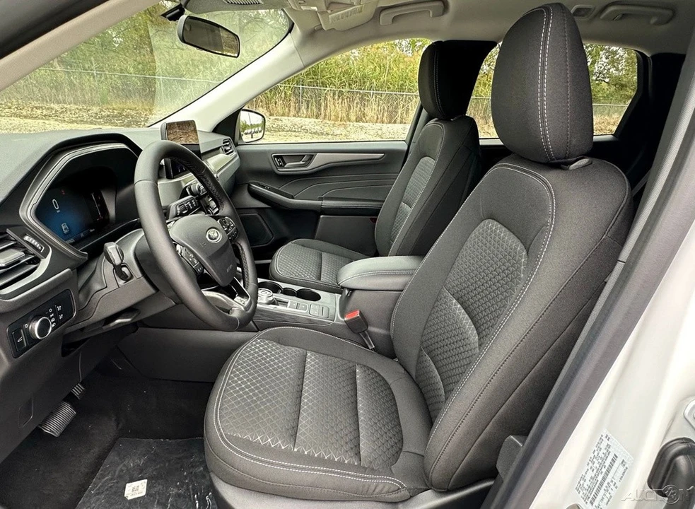 2026 Ford Escape - Image 15 of 24