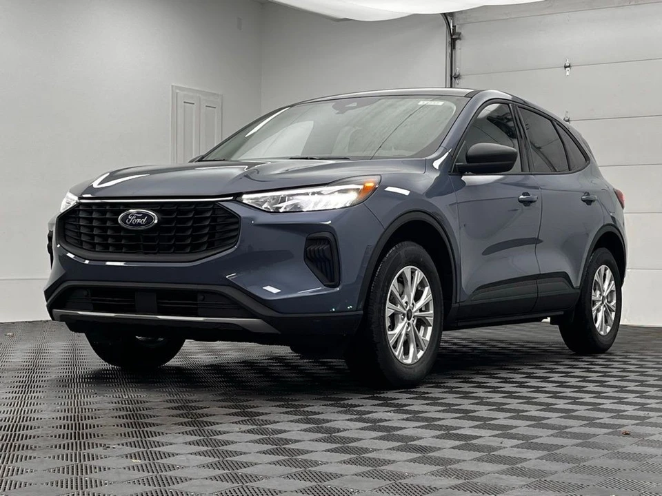 2026 Ford Escape - Image 10 of 12