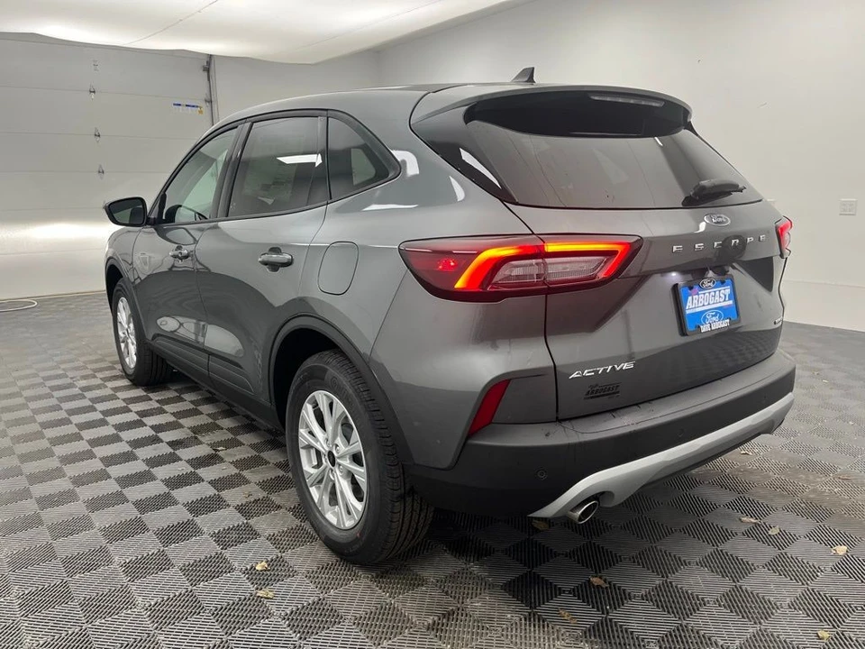 2026 Ford Escape - Image 11 of 12
