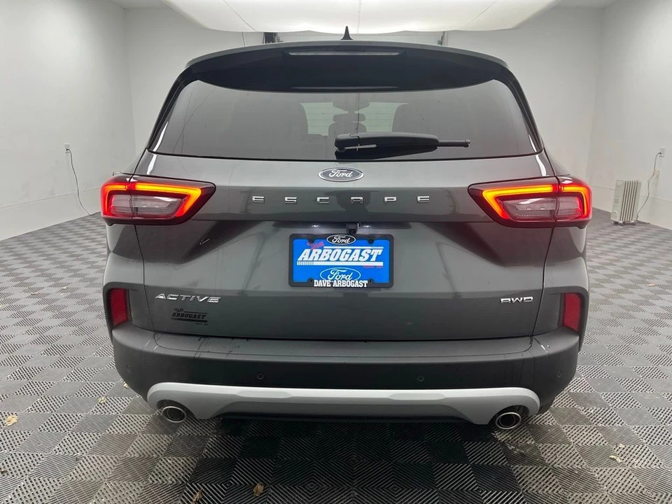 2026 Ford Escape - Image 9 of 12