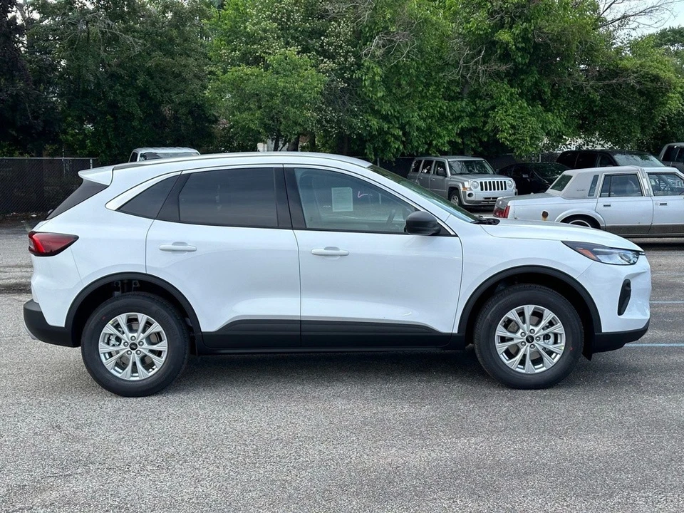 2026 Ford Escape - Image 7 of 12