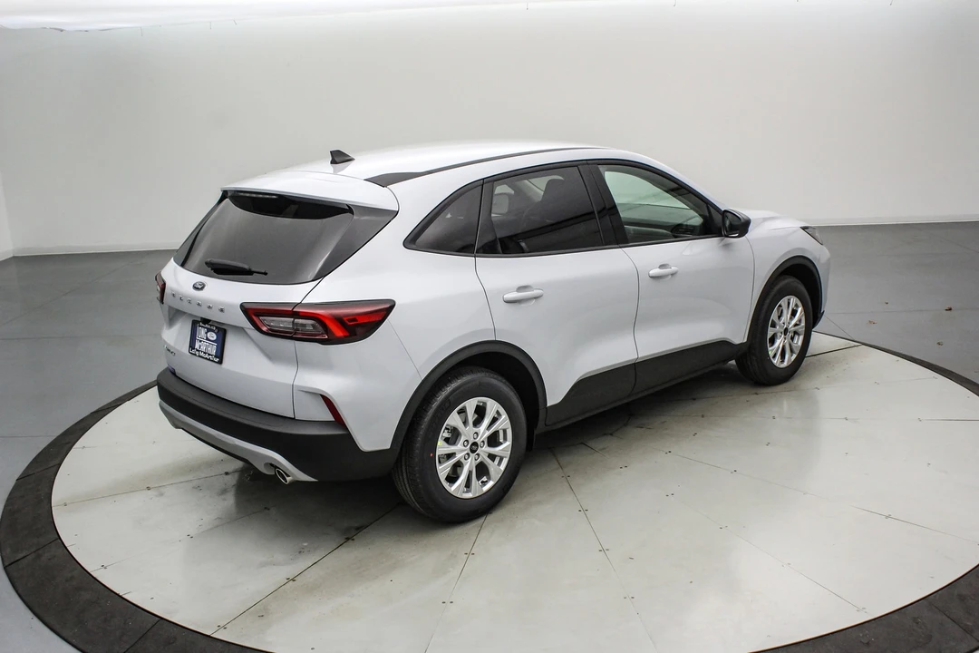 2026 Ford Escape - Image 5 of 21