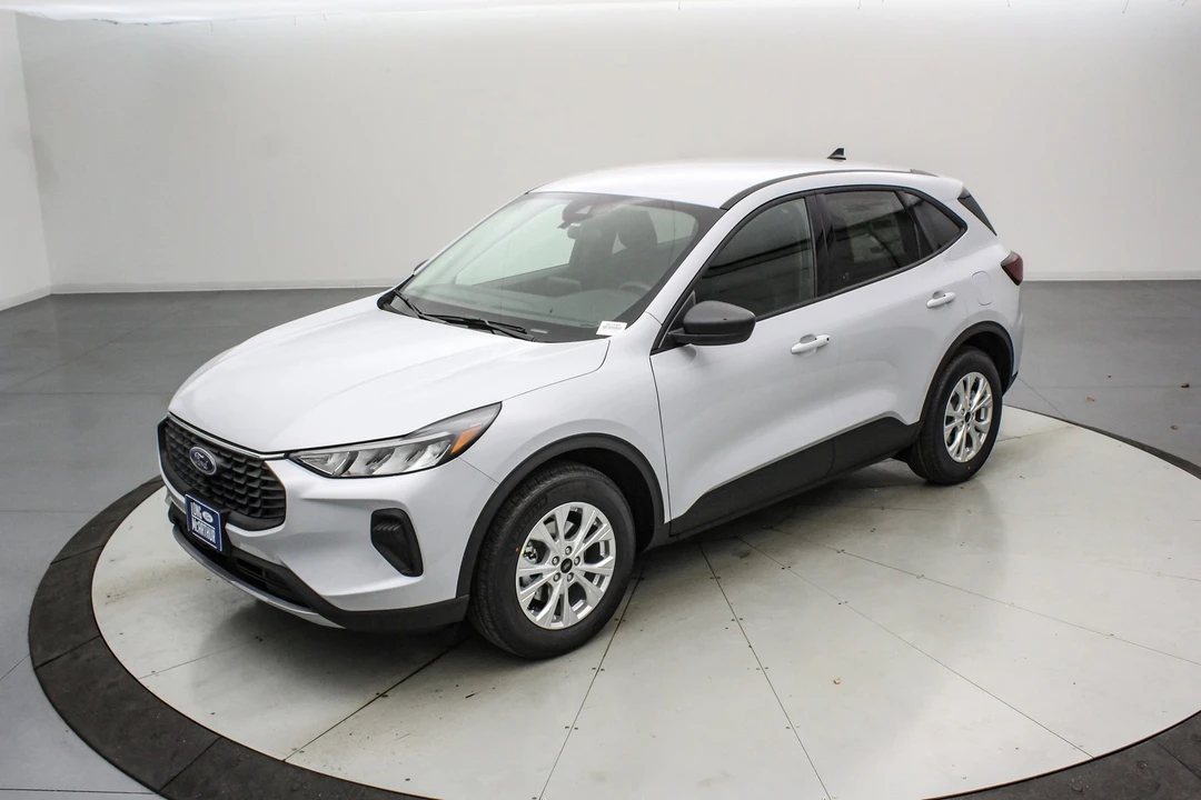 2026 Ford Escape - Image 9 of 21