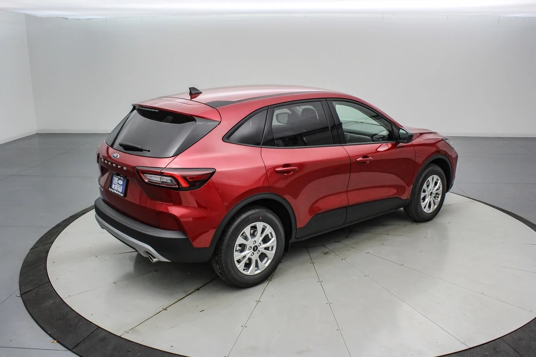 2026 Ford Escape - Image 5 of 21