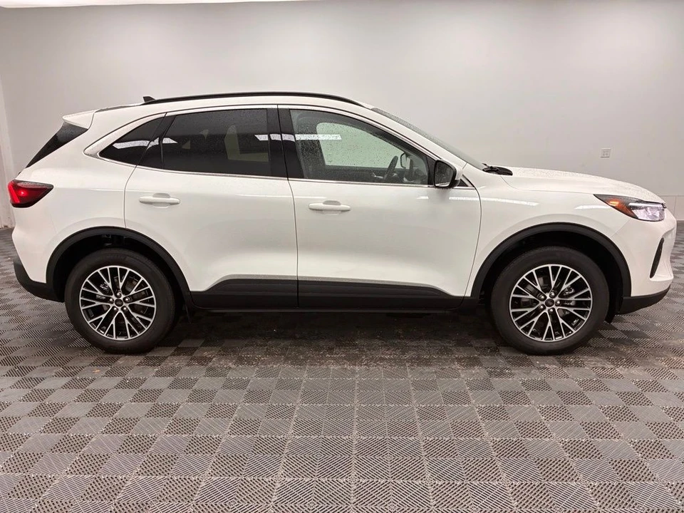 2026 Ford Escape - Image 5 of 12