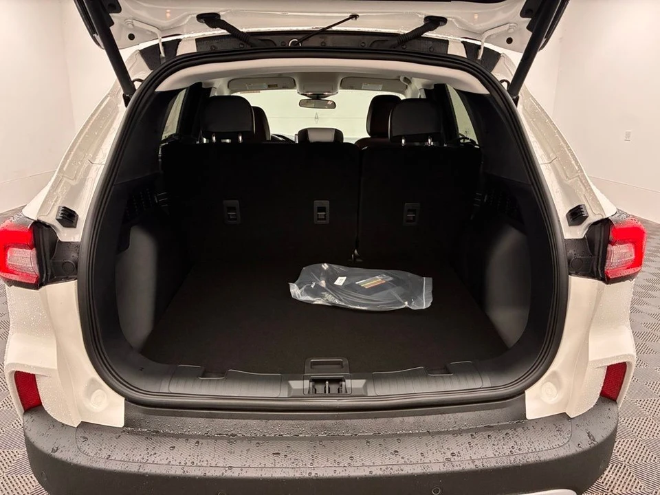 2026 Ford Escape - Image 9 of 12