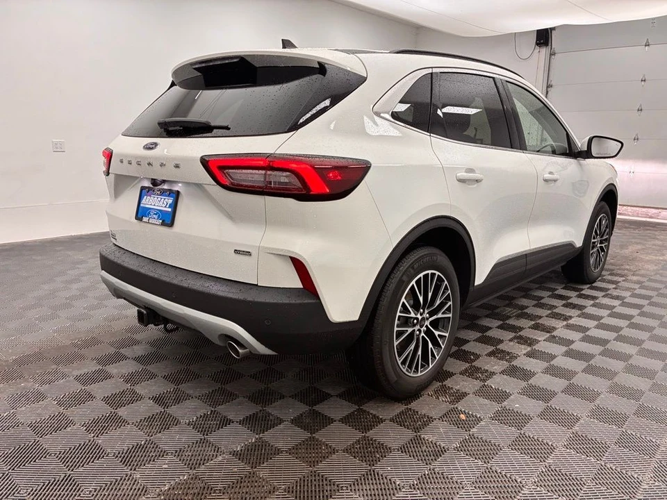 2026 Ford Escape - Image 7 of 12