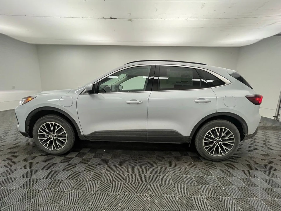 2026 Ford Escape - Image 10 of 12