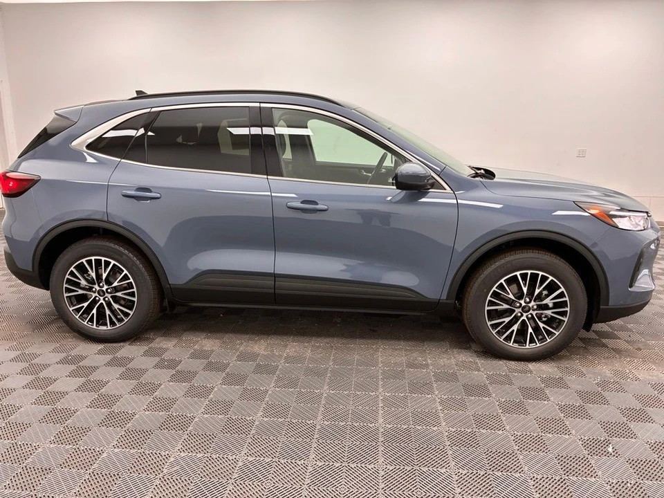 2026 Ford Escape - Image 6 of 12