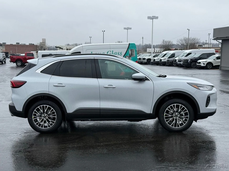 2026 Ford Escape - Image 7 of 21