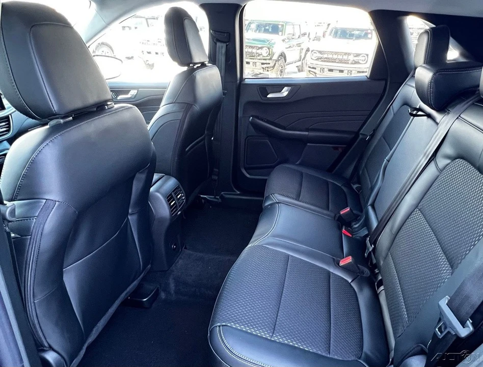 2026 Ford Escape - Image 17 of 21
