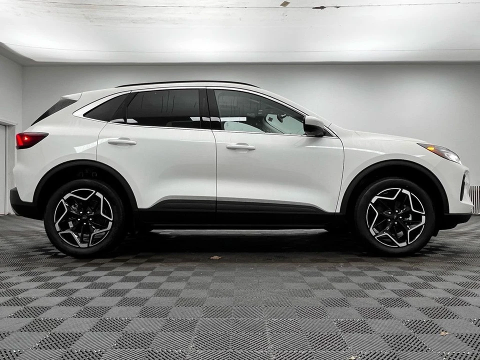 2026 Ford Escape - Image 7 of 12