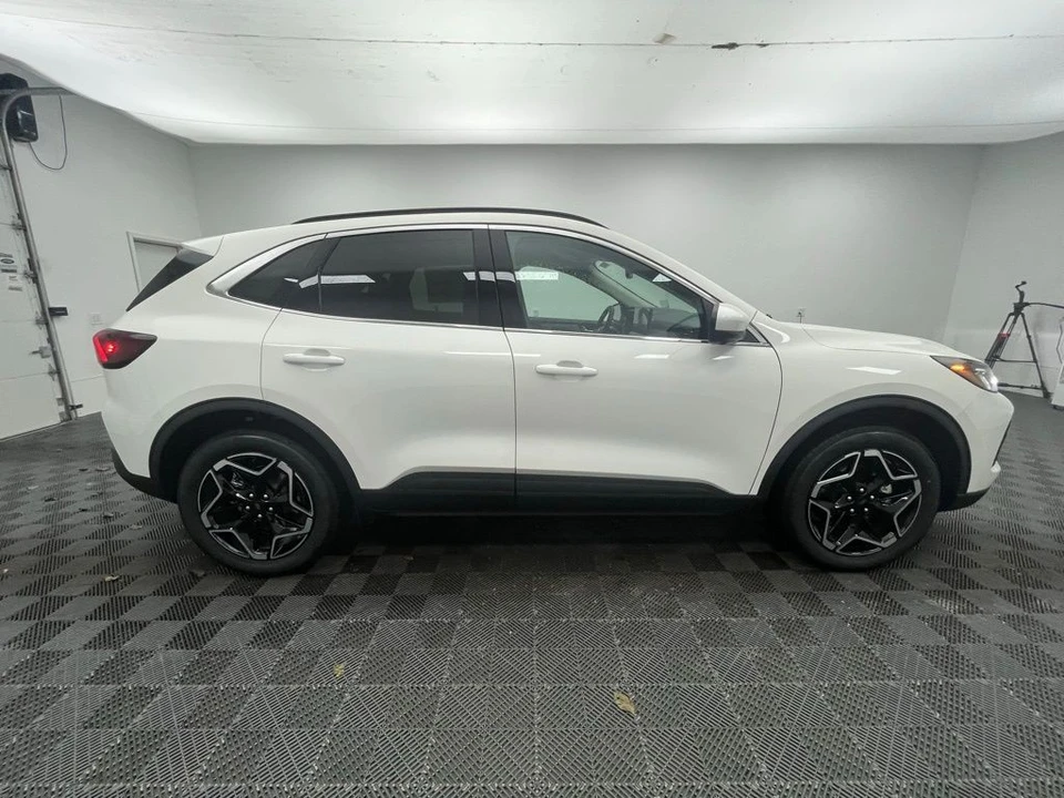 2026 Ford Escape - Image 7 of 12