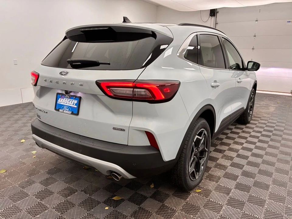 2026 Ford Escape - Image 7 of 12