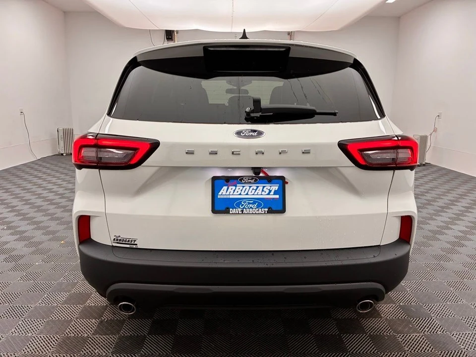 2026 Ford Escape - Image 9 of 12