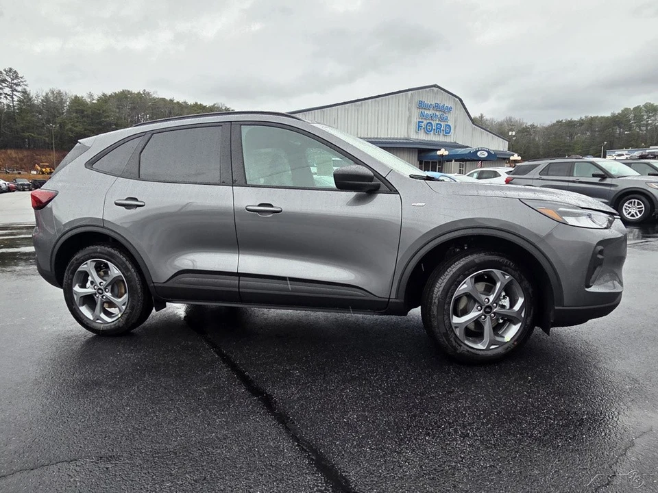 2026 Ford Escape - Image 13 of 21