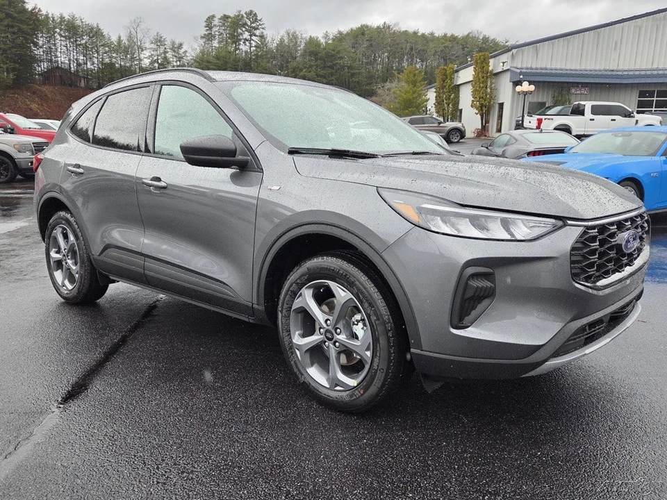 2026 Ford Escape - Image 4 of 21