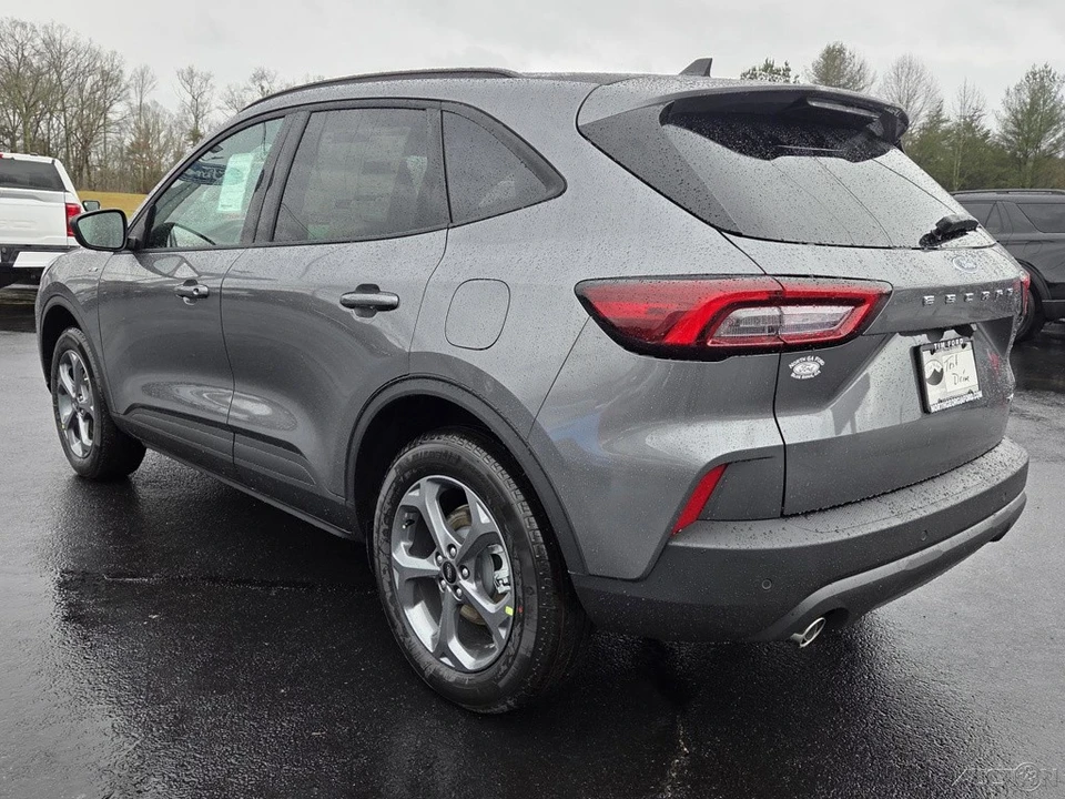 2026 Ford Escape - Image 9 of 21