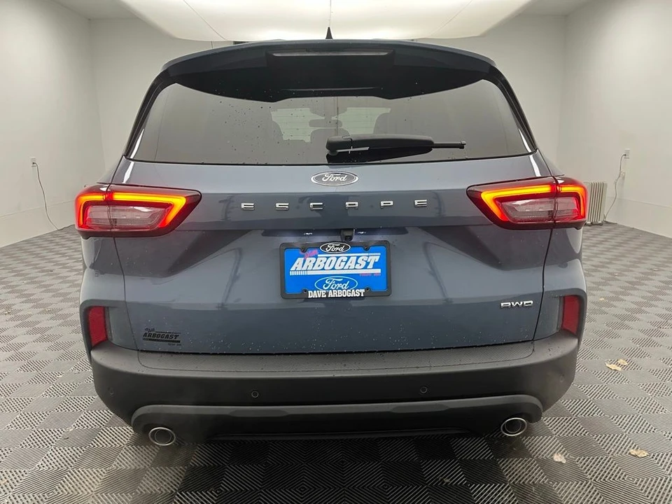 2026 Ford Escape - Image 9 of 12