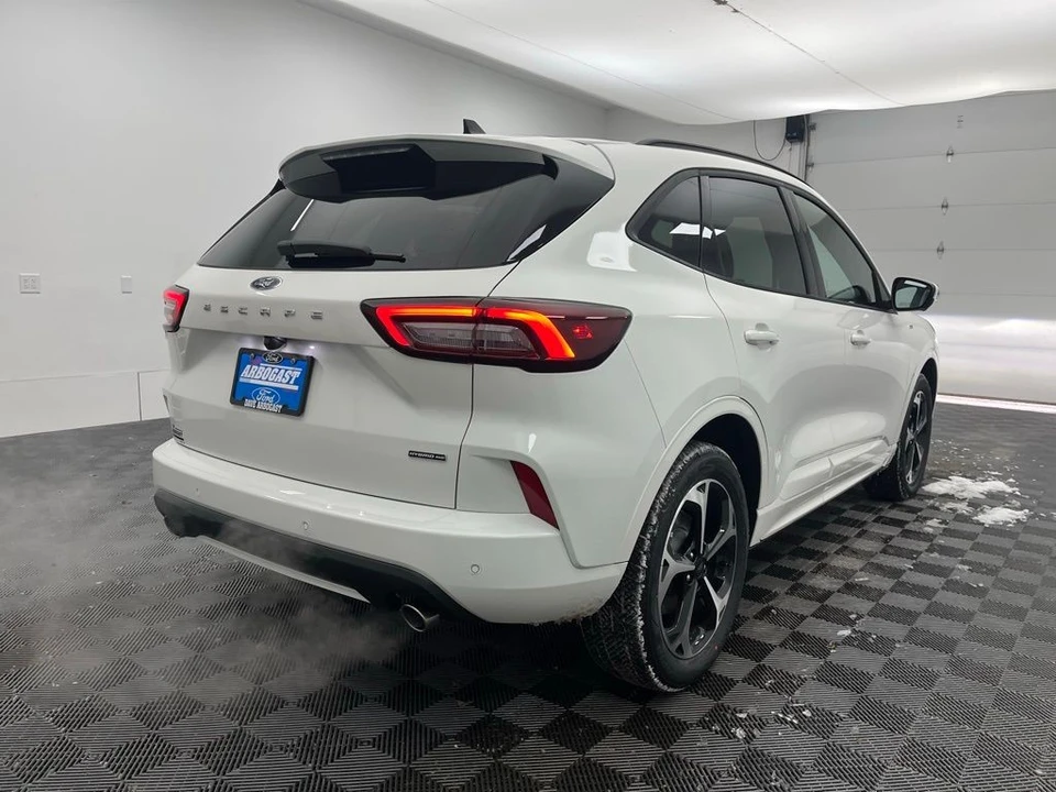 2026 Ford Escape - Image 9 of 12