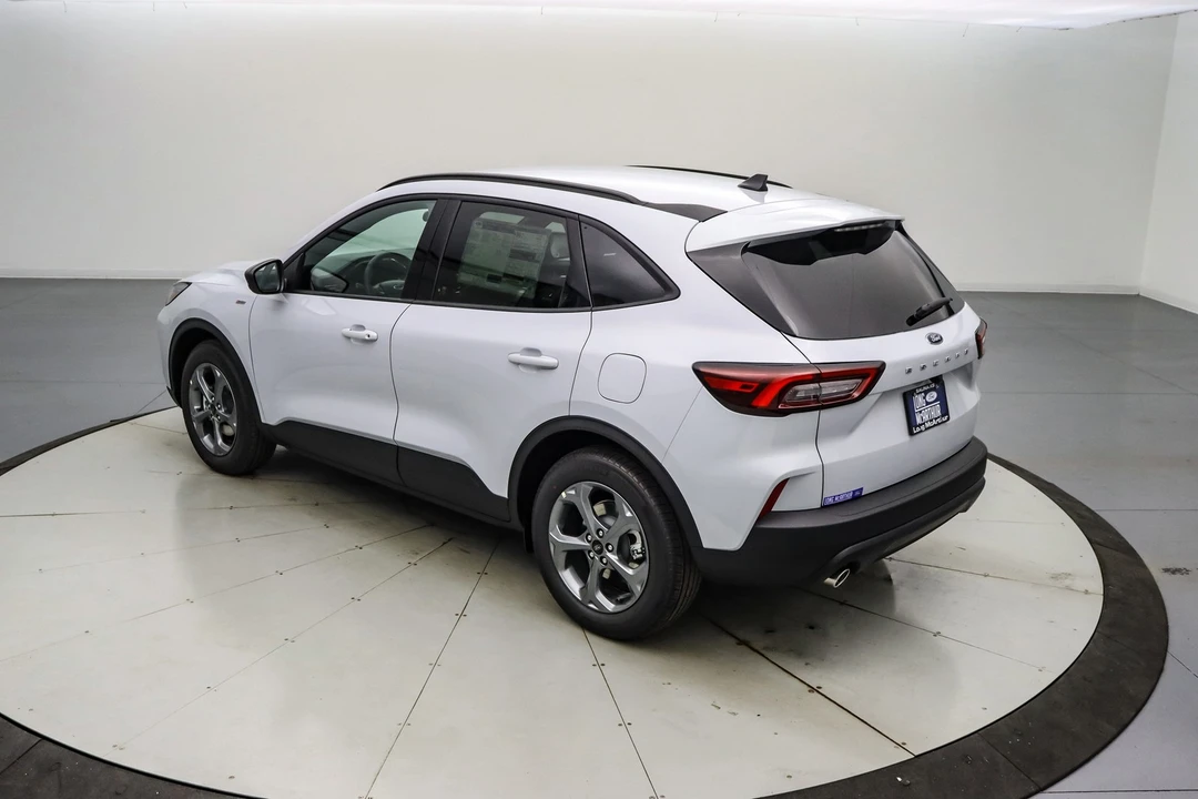 2026 Ford Escape - Image 7 of 21