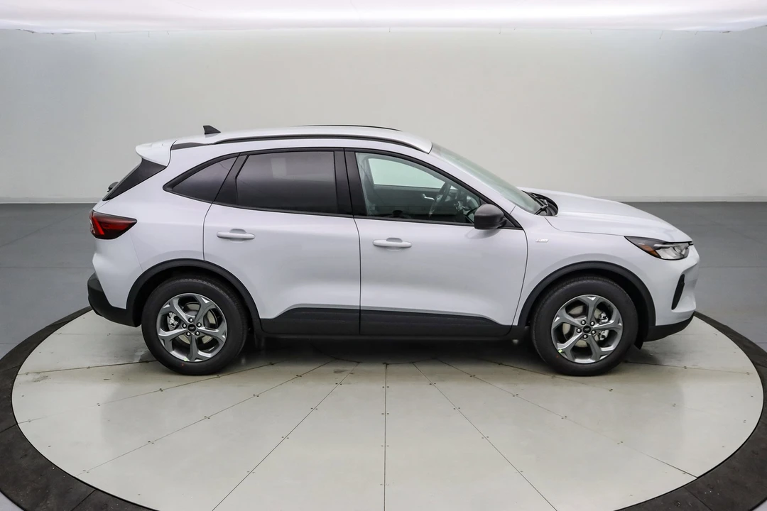 2026 Ford Escape - Image 4 of 21