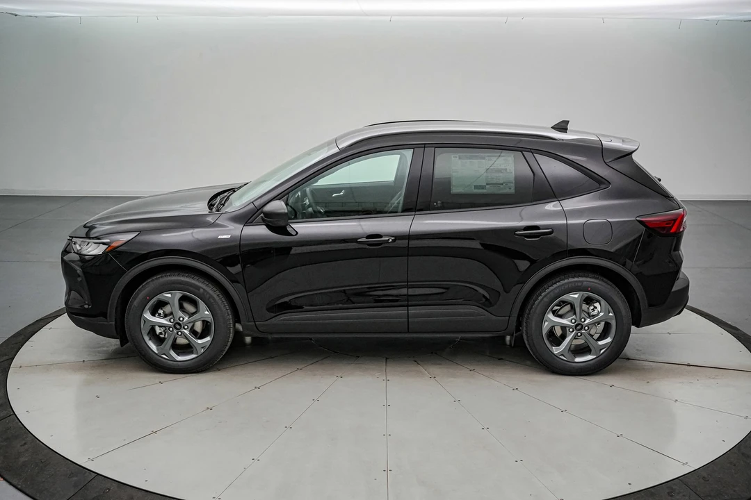 2026 Ford Escape - Image 9 of 21
