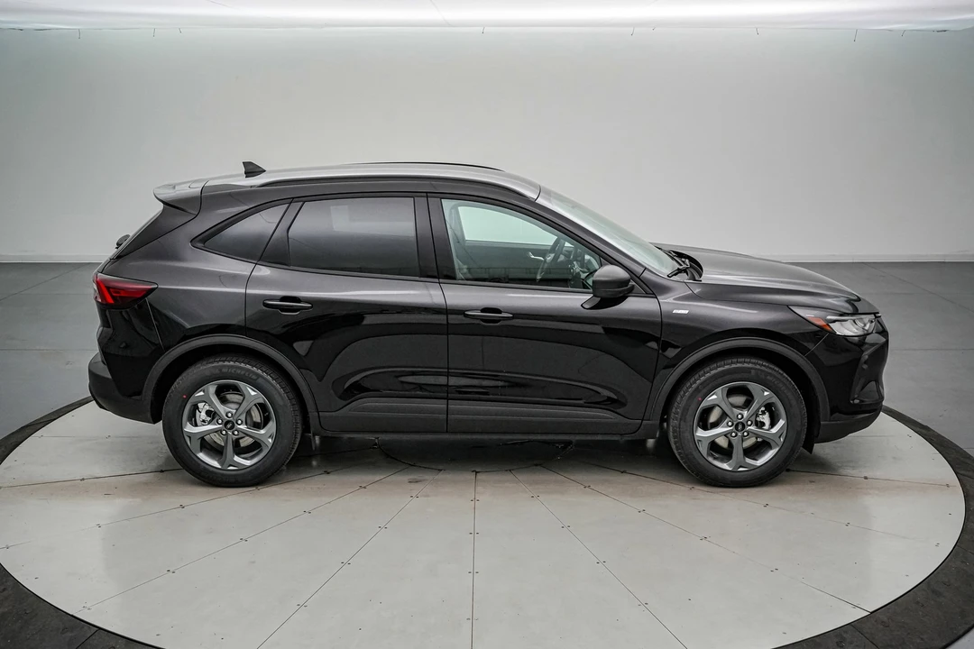 2026 Ford Escape - Image 5 of 21