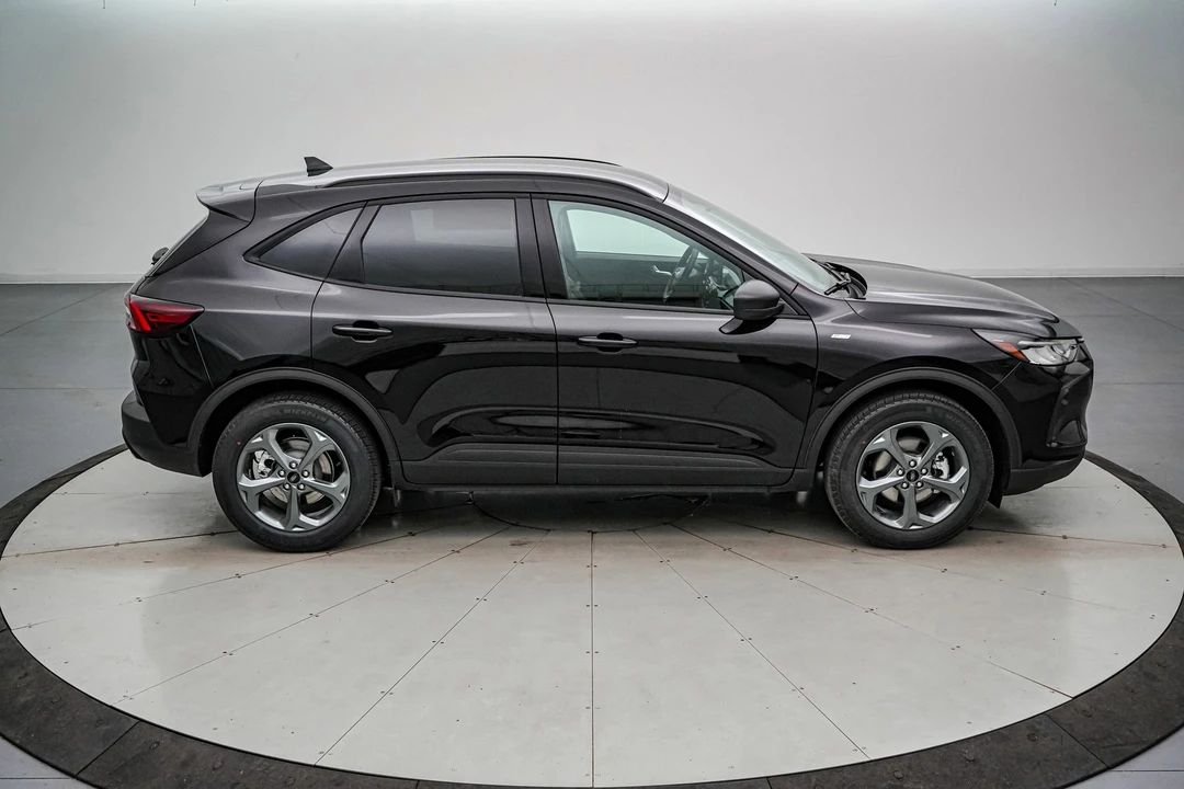 2026 Ford Escape - Image 4 of 21