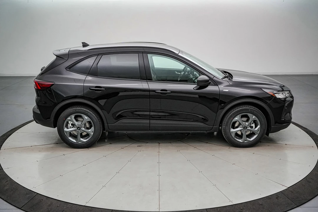 2026 Ford Escape - Image 4 of 21