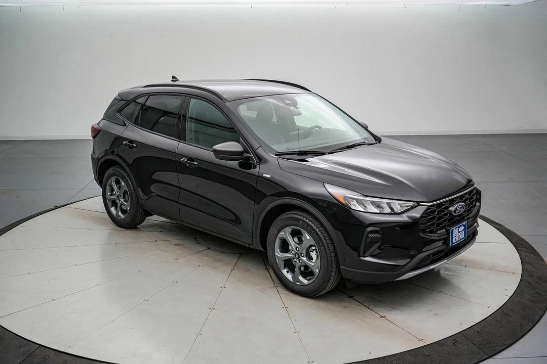 2026 Ford Escape - Image 2 of 21
