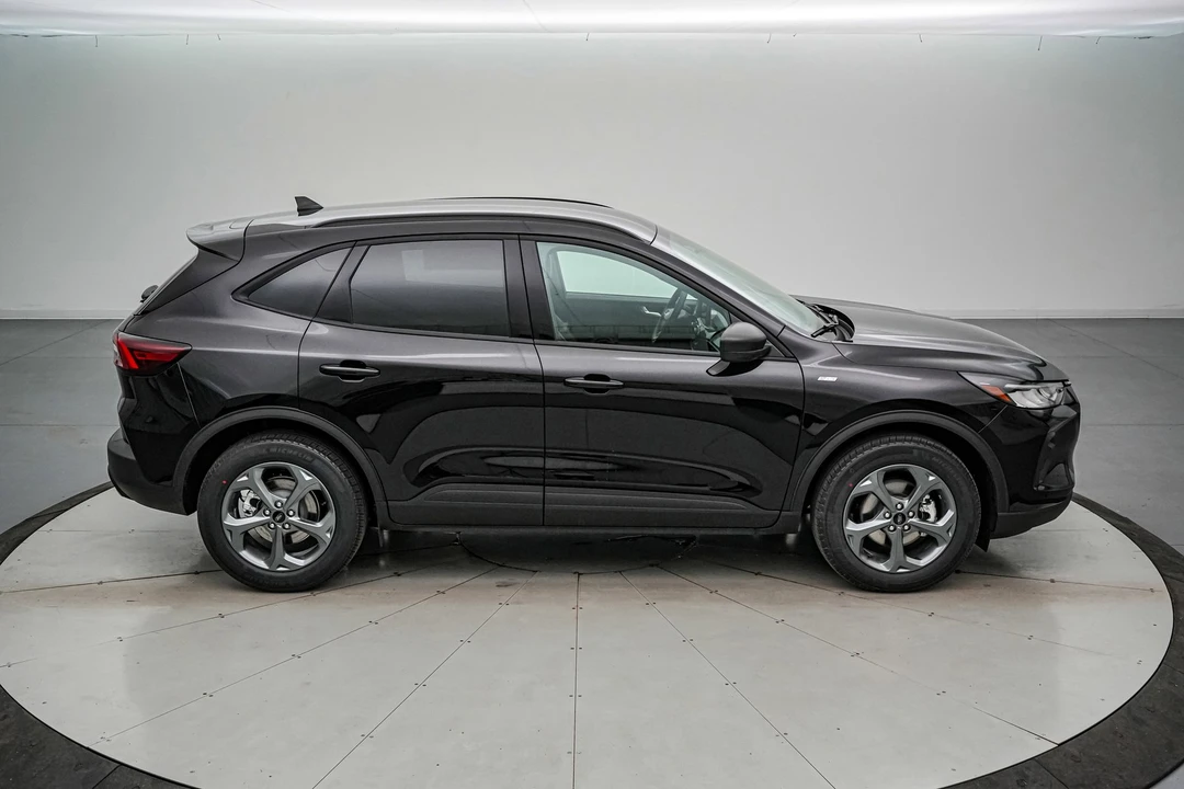 2026 Ford Escape - Image 5 of 21