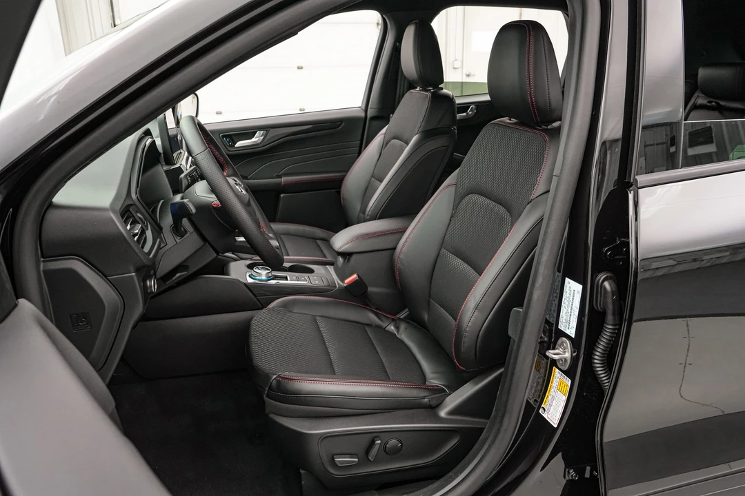 2026 Ford Escape - Image 13 of 21