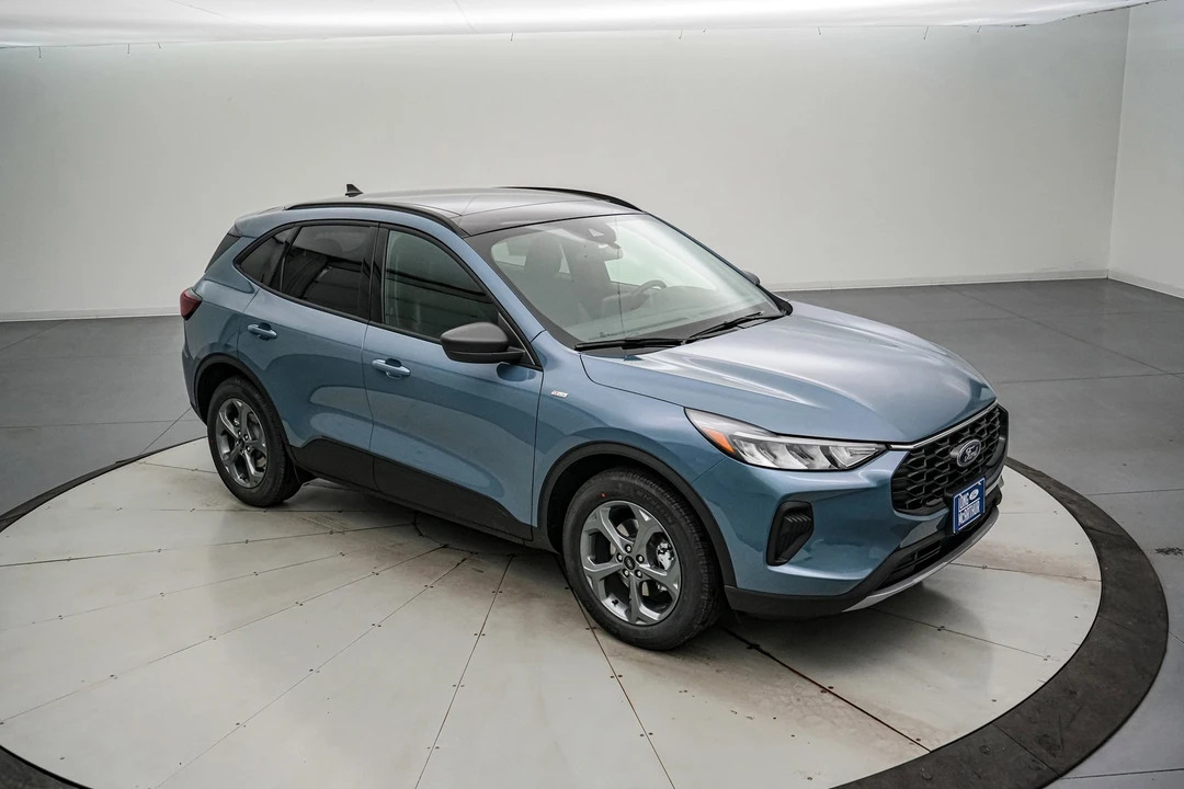 2026 Ford Escape - Image 2 of 21